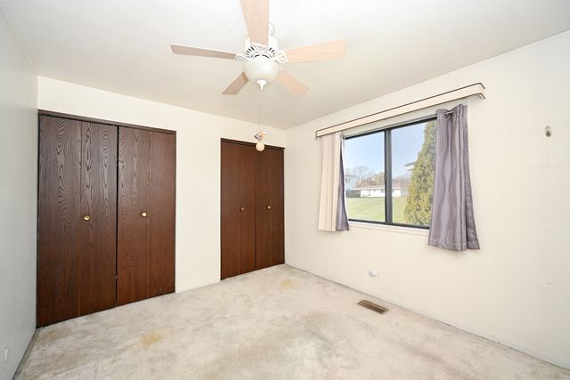 951 Chelsea Lane, Schaumburg, IL 60193