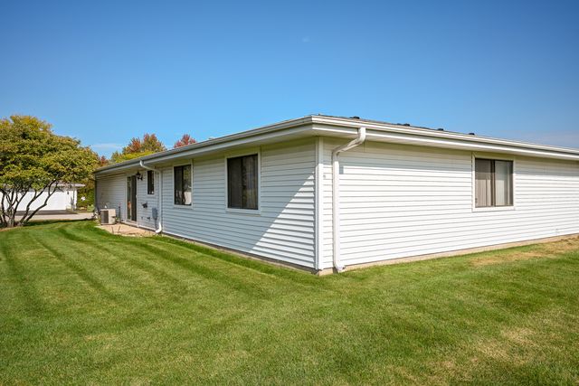 951 Chelsea Lane, Schaumburg, IL 60193