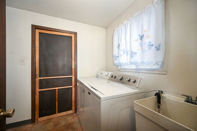 951 Chelsea Lane, Schaumburg, IL 60193