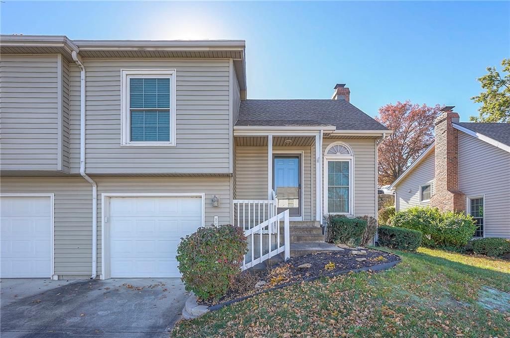 8517 W 109th Terrace, Overland Park, KS 66210