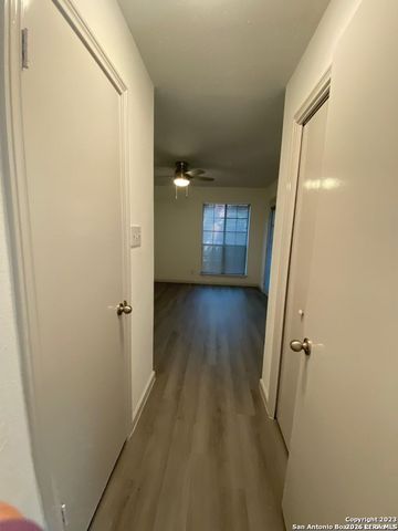 8611 Datapoint Dr Apt 26, San Antonio, TX 78229