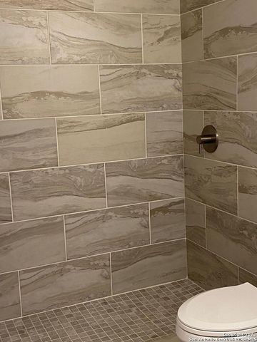 8611 Datapoint Dr Apt 26, San Antonio, TX 78229