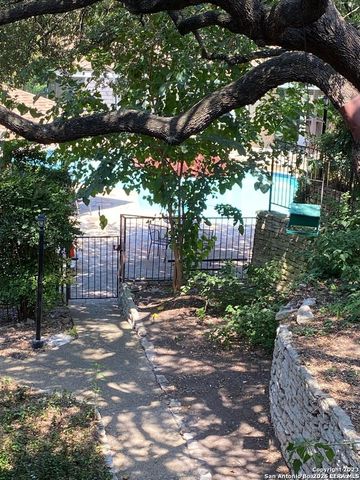 8611 Datapoint Dr Apt 26, San Antonio, TX 78229