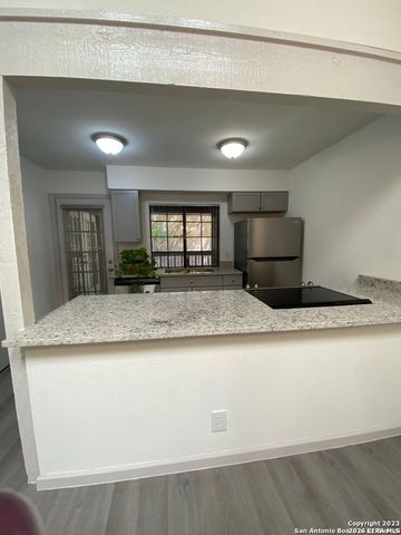 8611 Datapoint Dr Apt 26, San Antonio, TX 78229