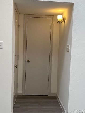 8611 Datapoint Dr Apt 26, San Antonio, TX 78229