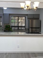 8611 Datapoint Dr Apt 26, San Antonio, TX 78229