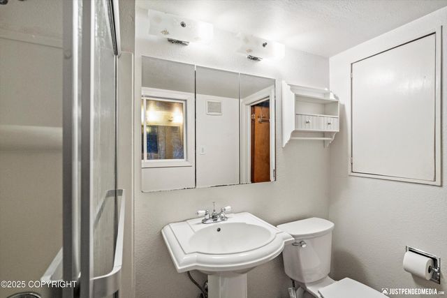 2140 Dawson Street, Anchorage, AK 99503