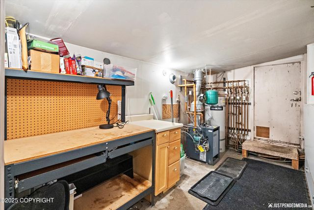 2140 Dawson Street, Anchorage, AK 99503