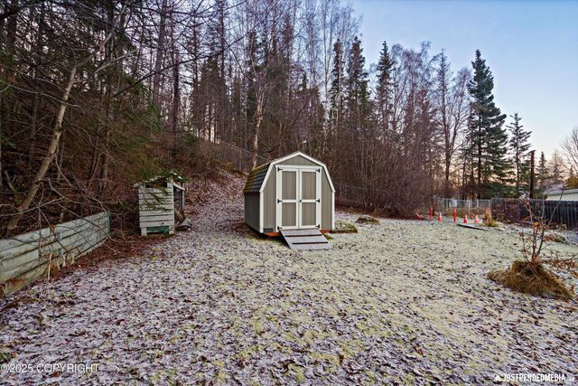 2140 Dawson Street, Anchorage, AK 99503