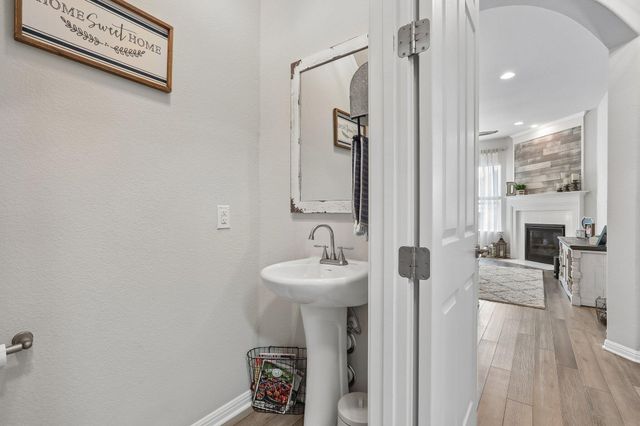 459 Eclipse DR 39, Austin, TX 78737