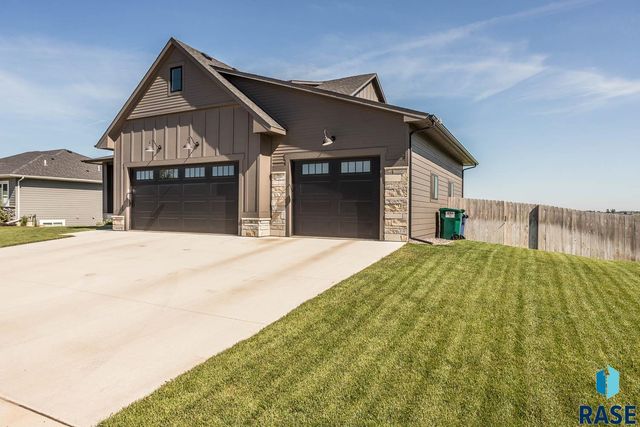 300 E Alberta Trl Trail, Tea, SD 57064