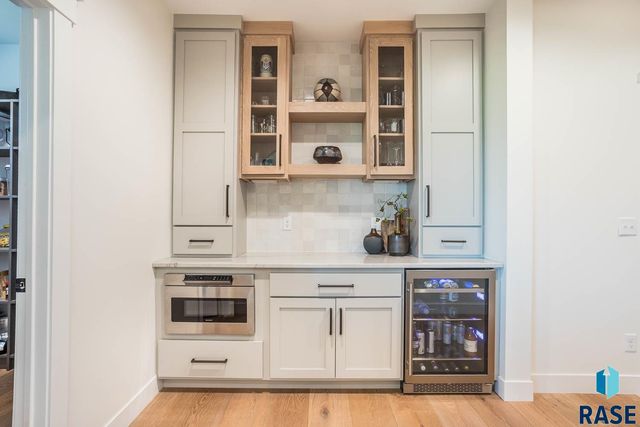 300 E Alberta Trl Trail, Tea, SD 57064