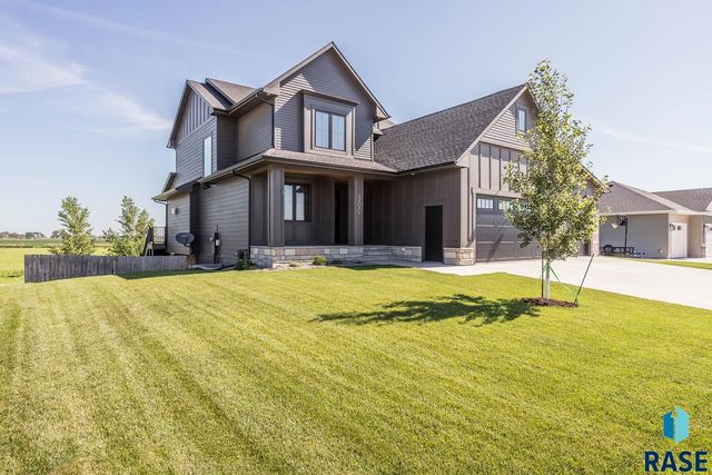 300 E Alberta Trl Trail, Tea, SD 57064