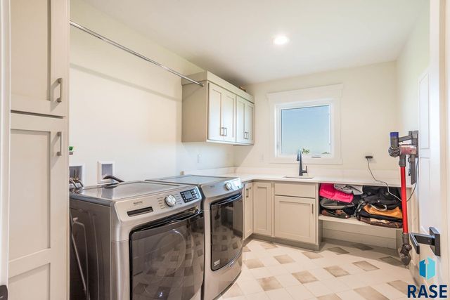 300 E Alberta Trl Trail, Tea, SD 57064