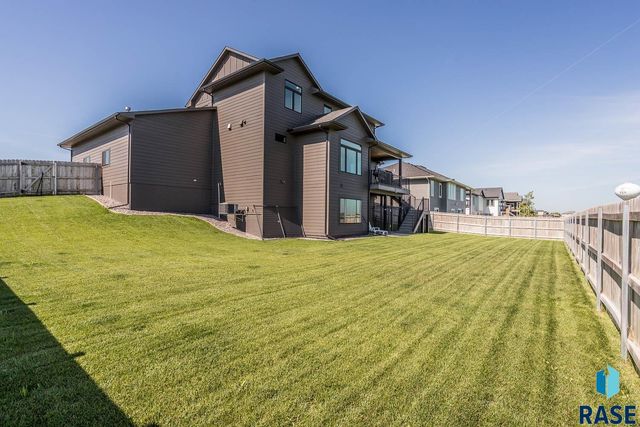 300 E Alberta Trl Trail, Tea, SD 57064