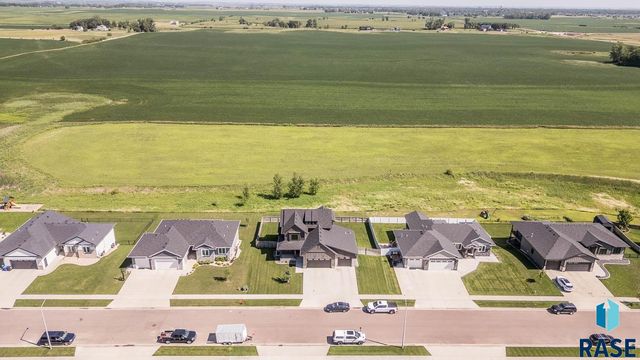 300 E Alberta Trl Trail, Tea, SD 57064