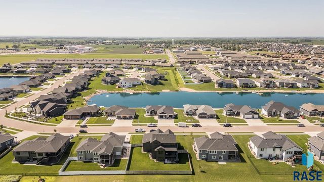 300 E Alberta Trl Trail, Tea, SD 57064