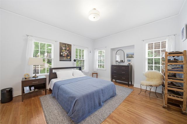 1740 S College Avenue, Tulsa, OK 74104