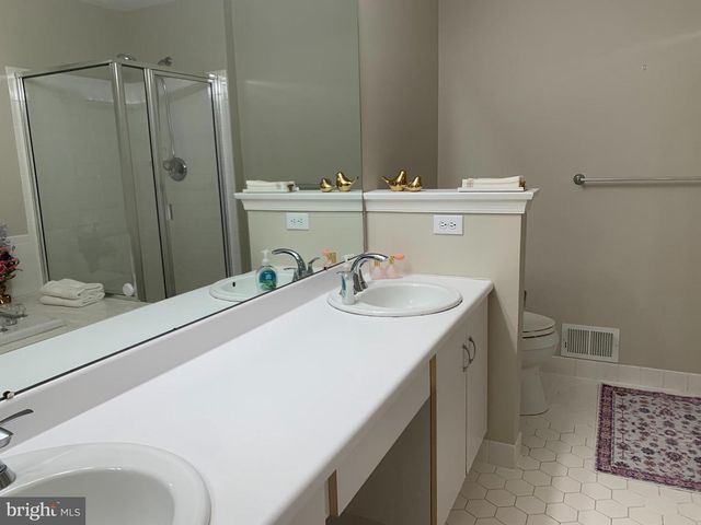 412 DENOW RD, Pennington, NJ 08534