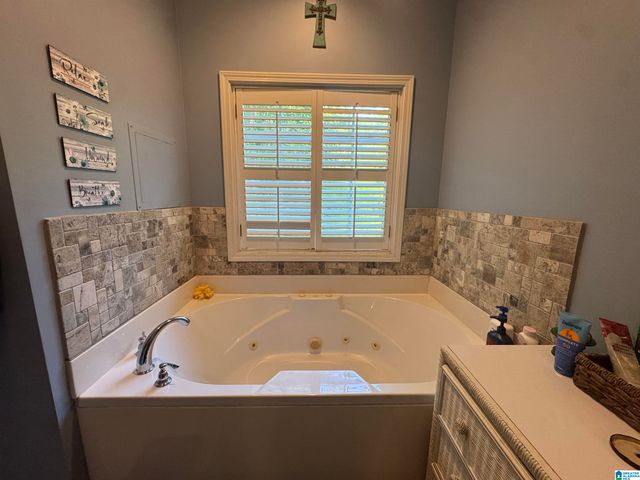 223 PINE HILL DRIVE, Columbiana, AL 35051
