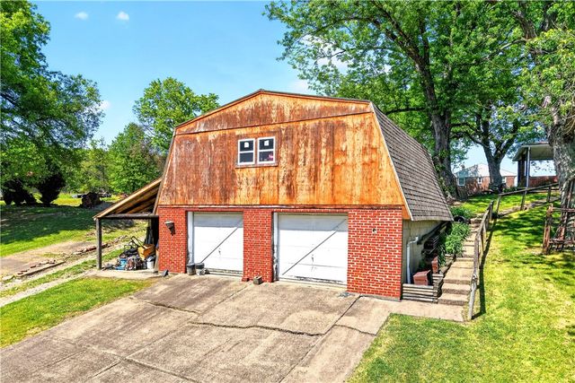 2000 School Street, Jefferson Hills, PA 15025