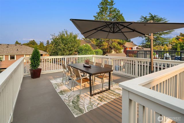 2332 33rd Avenue S, Seattle, WA 98144