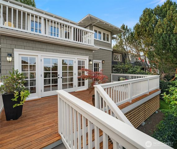 2332 33rd Avenue S, Seattle, WA 98144
