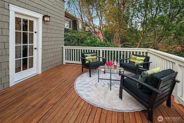 2332 33rd Avenue S, Seattle, WA 98144