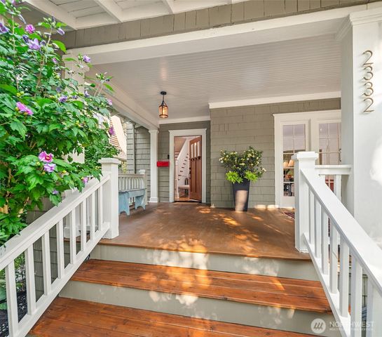 2332 33rd Avenue S, Seattle, WA 98144