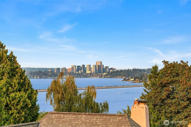 2332 33rd Avenue S, Seattle, WA 98144