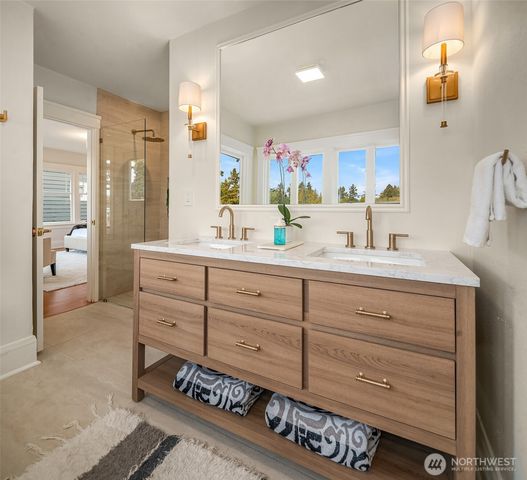 2332 33rd Avenue S, Seattle, WA 98144