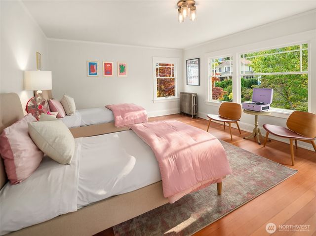 2332 33rd Avenue S, Seattle, WA 98144
