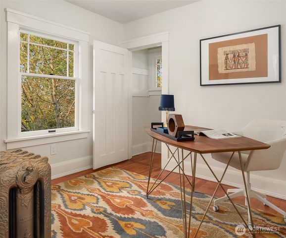 2332 33rd Avenue S, Seattle, WA 98144