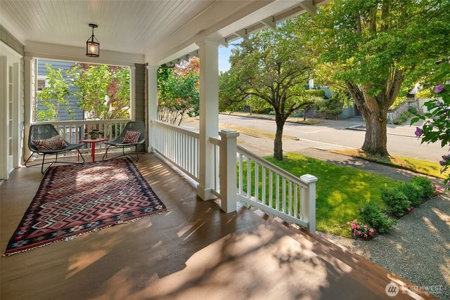 2332 33rd Avenue S, Seattle, WA 98144