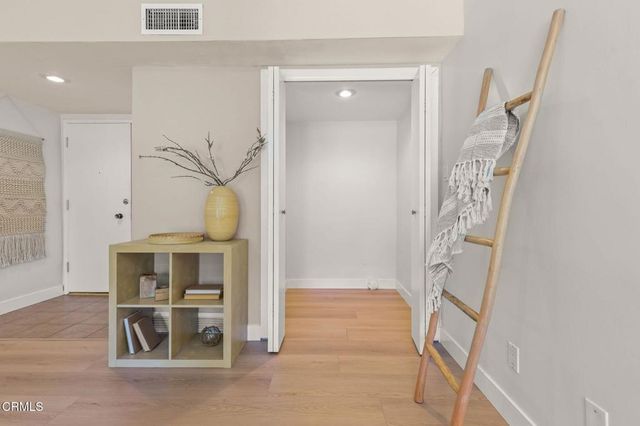 395 S Oakland Avenue 104, Pasadena, CA 91101
