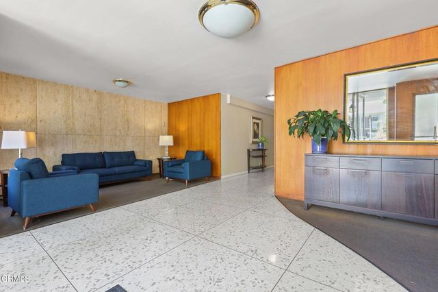 395 S Oakland Avenue 104, Pasadena, CA 91101