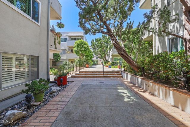 395 S Oakland Avenue 104, Pasadena, CA 91101