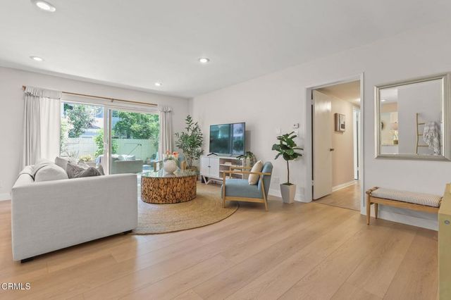 395 S Oakland Avenue 104, Pasadena, CA 91101