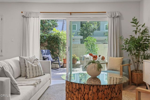 395 S Oakland Avenue 104, Pasadena, CA 91101