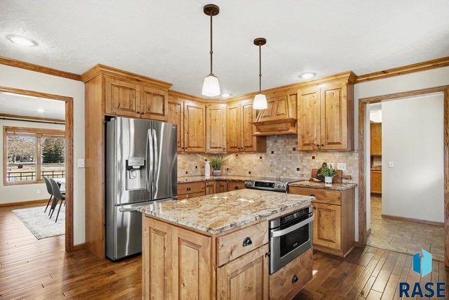 607 E 61st St Street, Sioux Falls, SD 57108