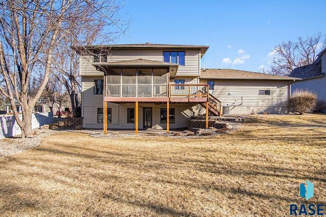 607 E 61st St Street, Sioux Falls, SD 57108