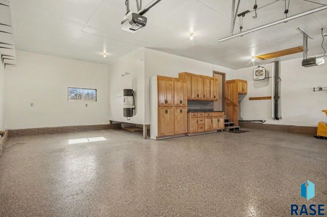 607 E 61st St Street, Sioux Falls, SD 57108