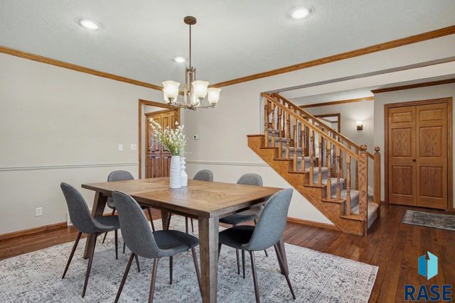 607 E 61st St Street, Sioux Falls, SD 57108