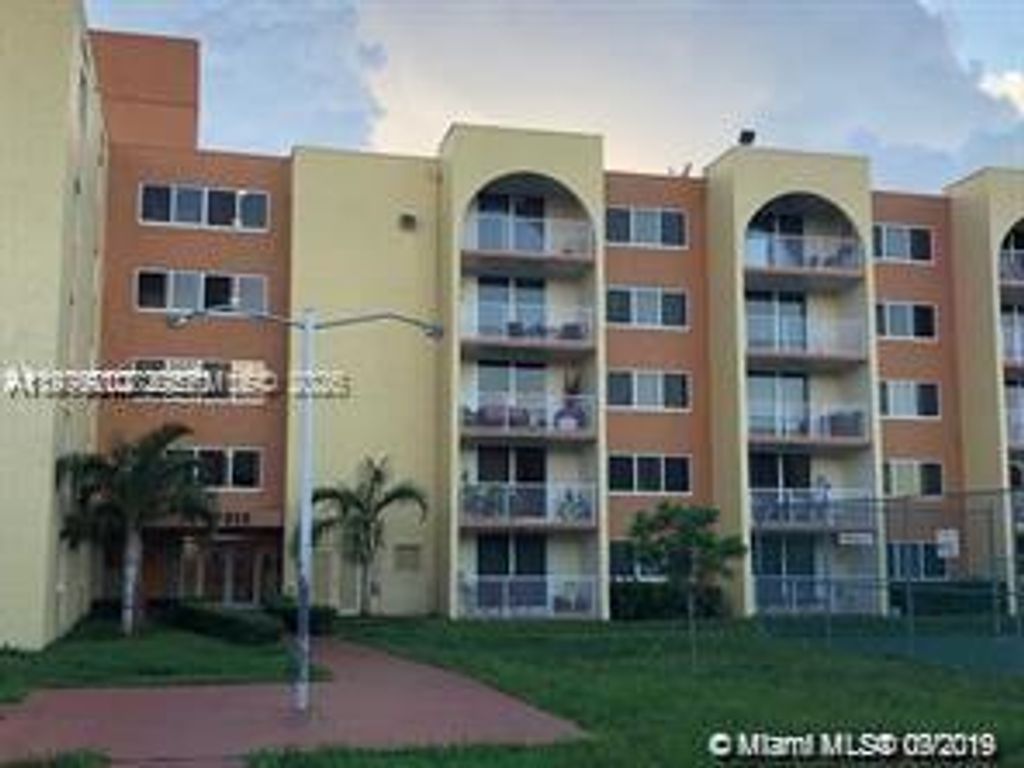 7000 NW 186th St 4-227, Hialeah, FL 33015