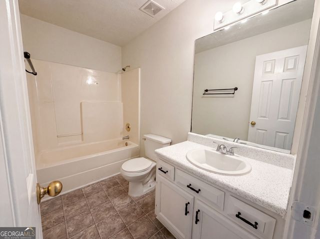 5355 Queen Ester Court, Ellenwood, GA 30294
