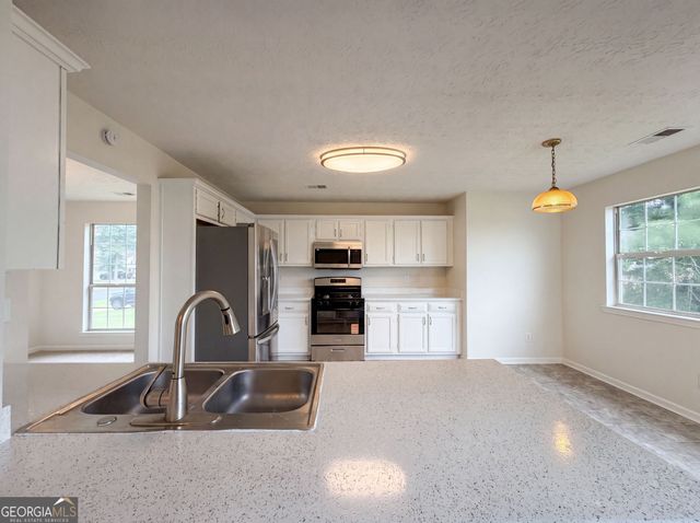 5355 Queen Ester Court, Ellenwood, GA 30294