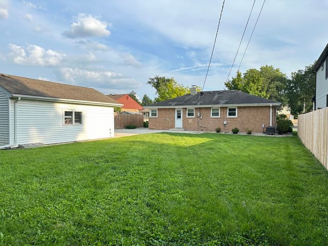 465 W Fremont Avenue, Elmhurst, IL 60126