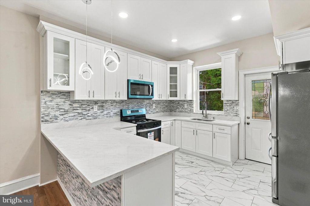4527 N CAMAC ST, PHILADELPHIA, PA 19140 — photo 3