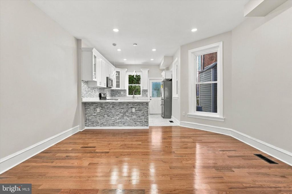 4527 N CAMAC ST, PHILADELPHIA, PA 19140 — photo 4