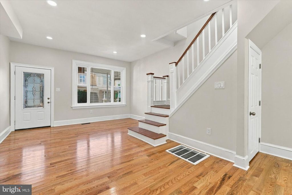 4527 N CAMAC ST, PHILADELPHIA, PA 19140 — photo 5